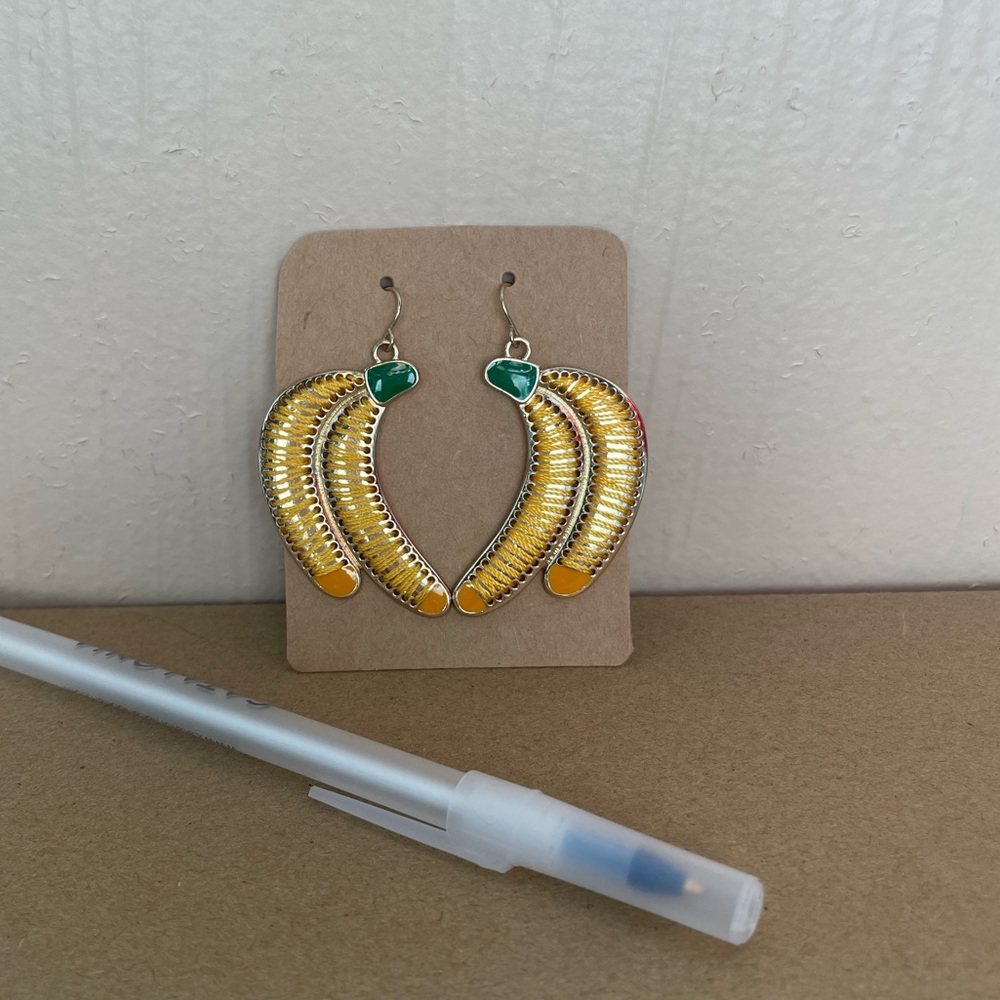 Banana 🍌 earrings - Picture 2 of 2